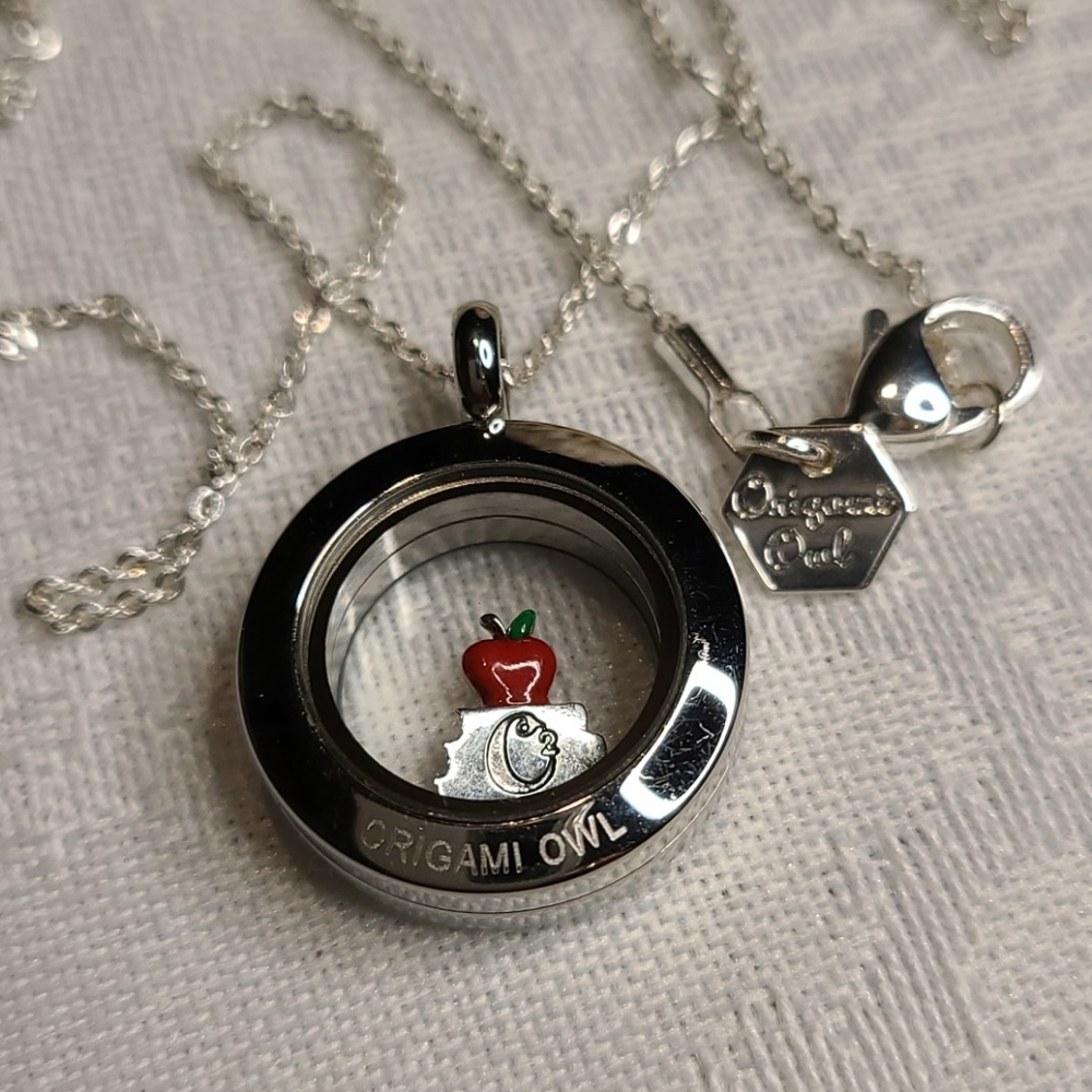 Origami owl necklace